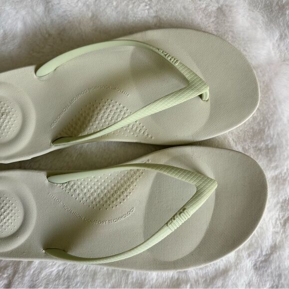 FitFlop Women's Iqushion Ergonomic Flip-Flops Size 7 - Picture 3 of 11